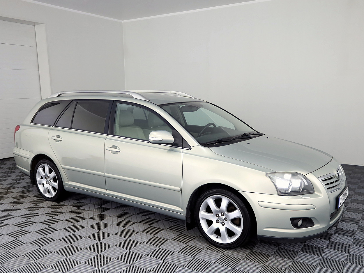 Toyota Avensis Luxury ATM 2.4 120kW