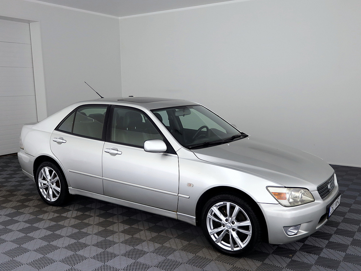 Lexus IS 200 Luxury ATM 2.0 114kW