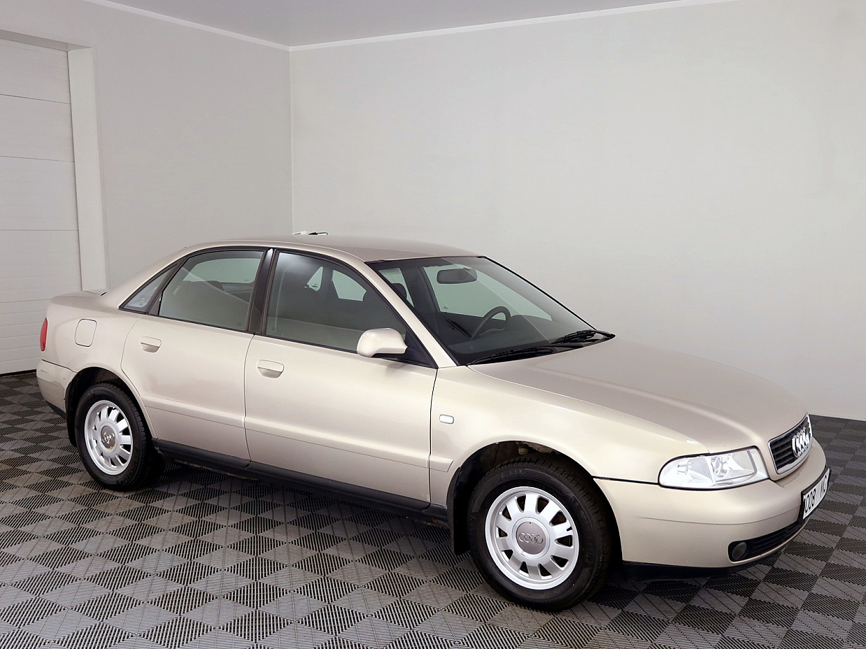 Audi A4 Comfortline Facelift 1.6 74kW