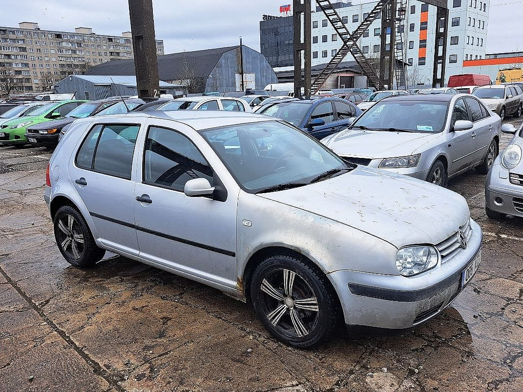 Volkswagen Golf Comfortline ATM 1.6 74kW