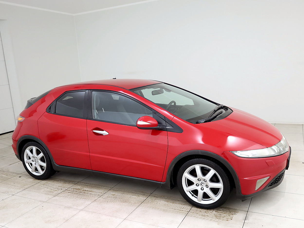 Honda Civic Elegance ATM 1.8 103kW