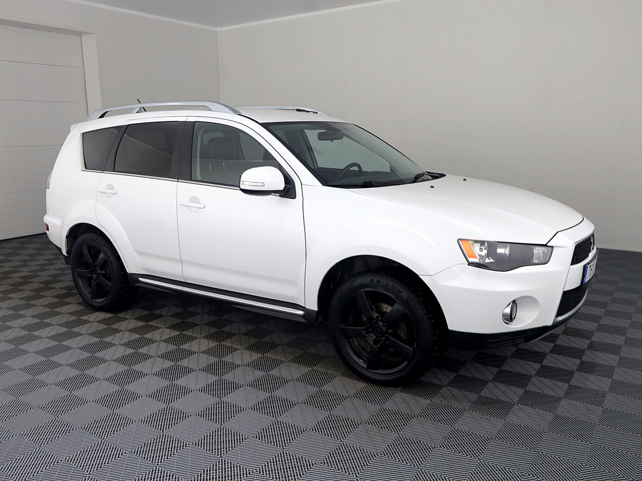Mitsubishi Outlander Luxury Facelift ATM 2.2 Di-D 115kW