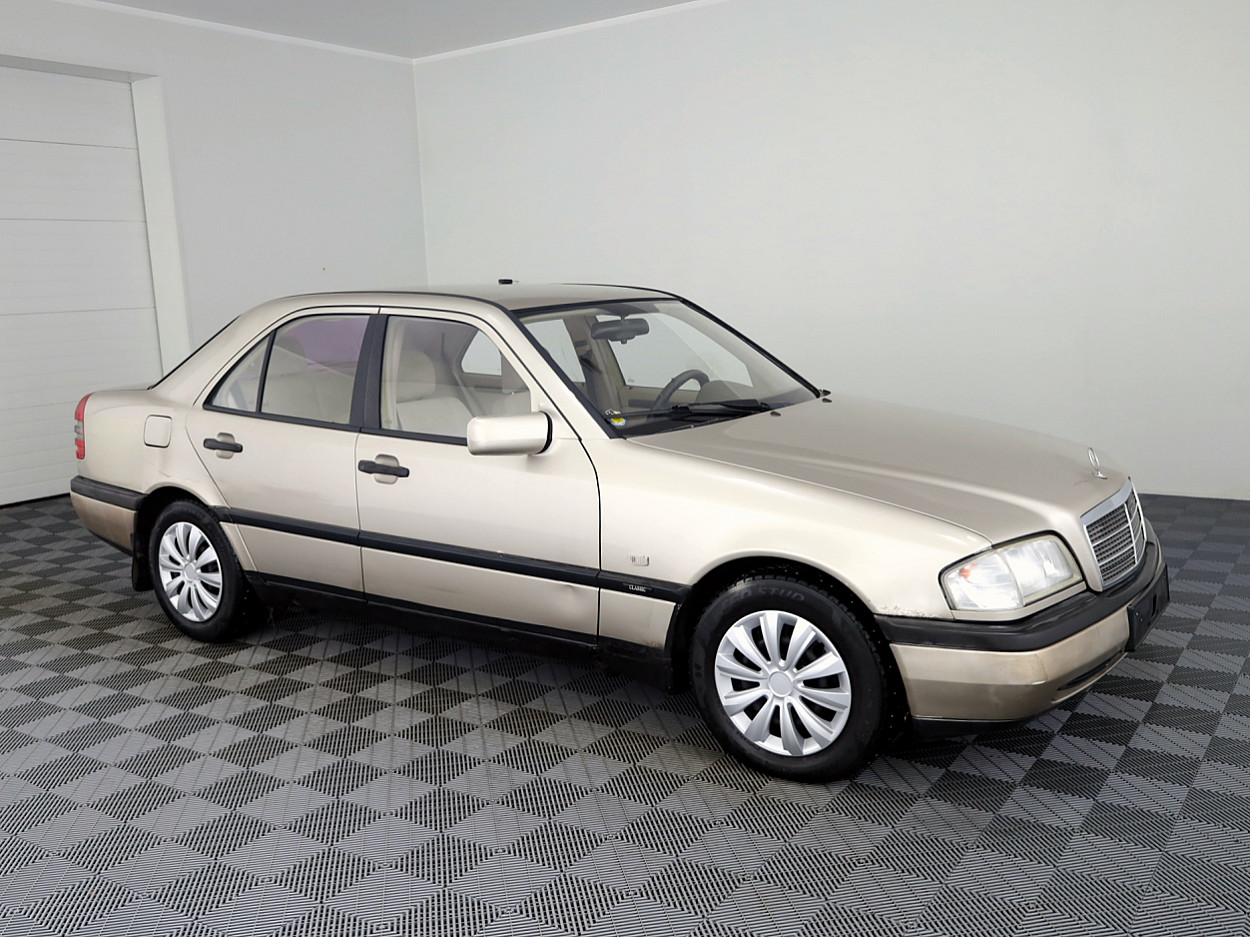 Mercedes-Benz C 230 Classic ATM 2.3 110kW