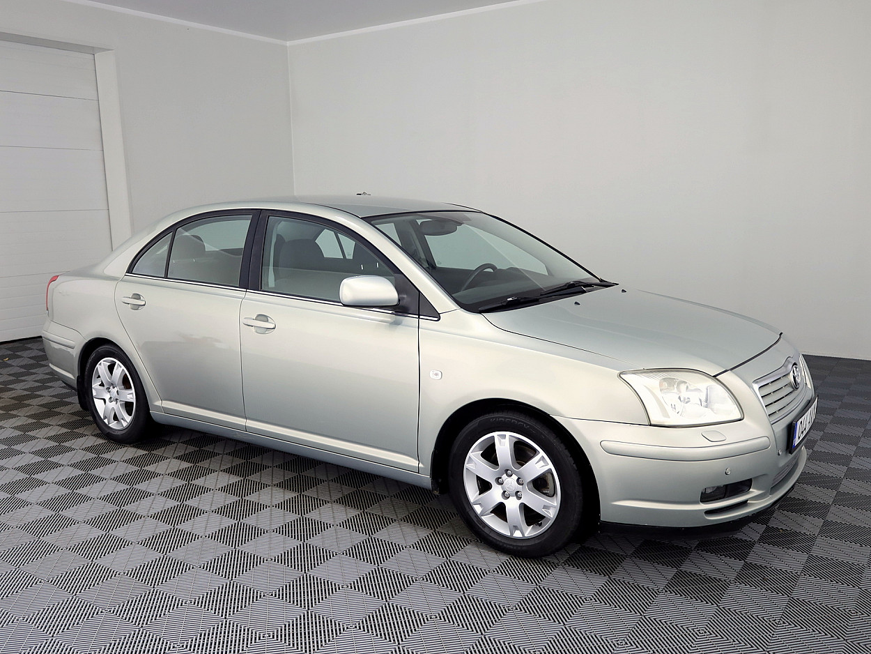 Toyota Avensis Linea Sol ATM 2.0 108kW