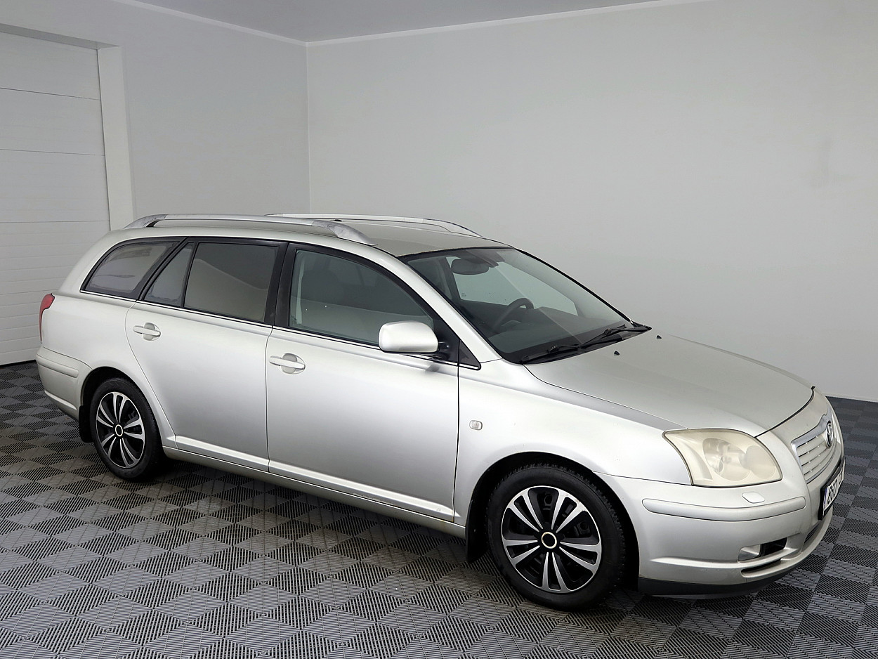 Toyota Avensis Linea Sol 2.0 108kW