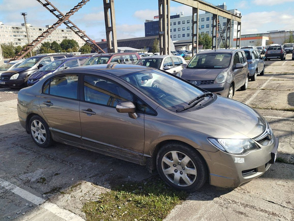 Honda Civic Elegance ATM 1.8 103kW