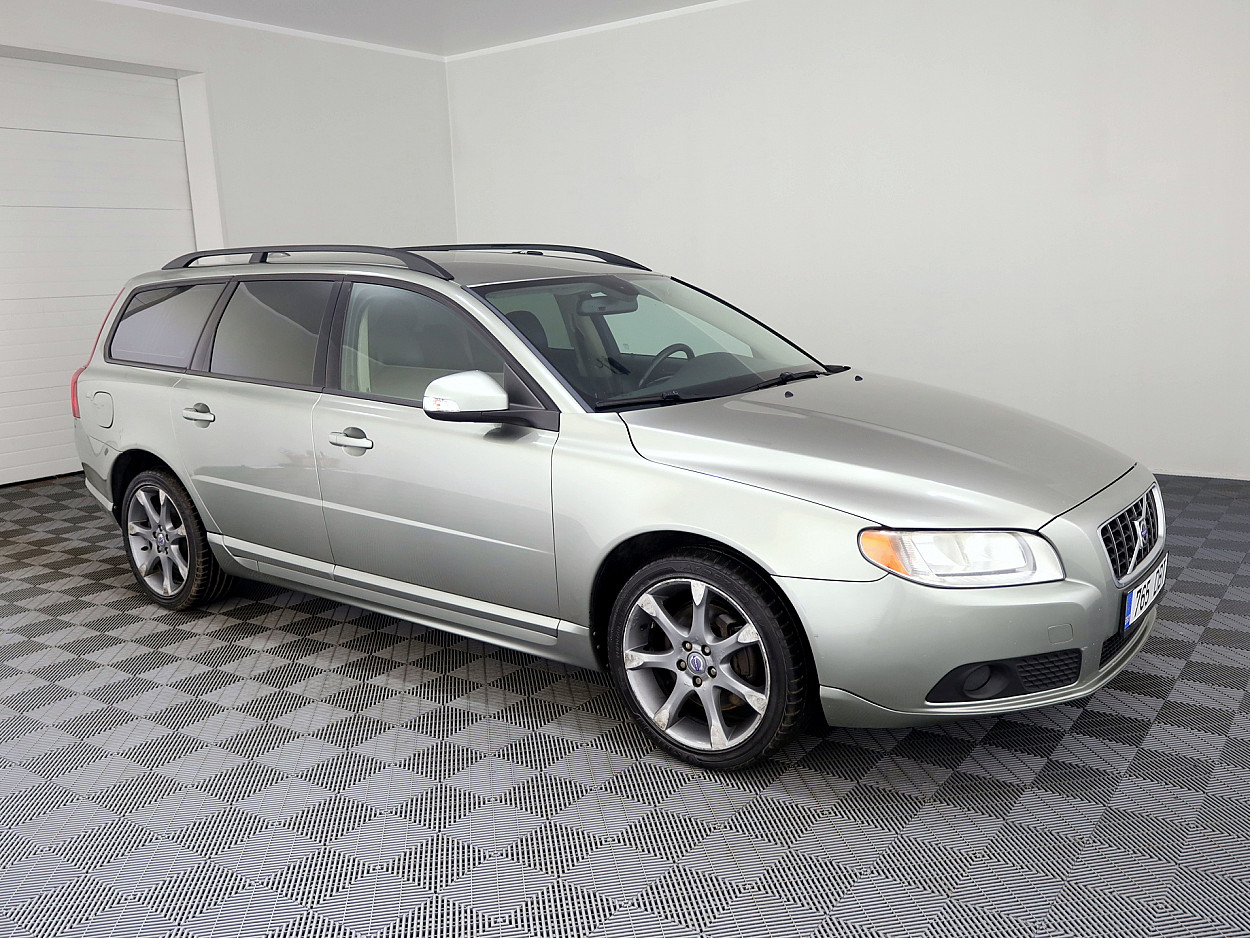Volvo V70 Summum ATM 2.4 D5 136kW