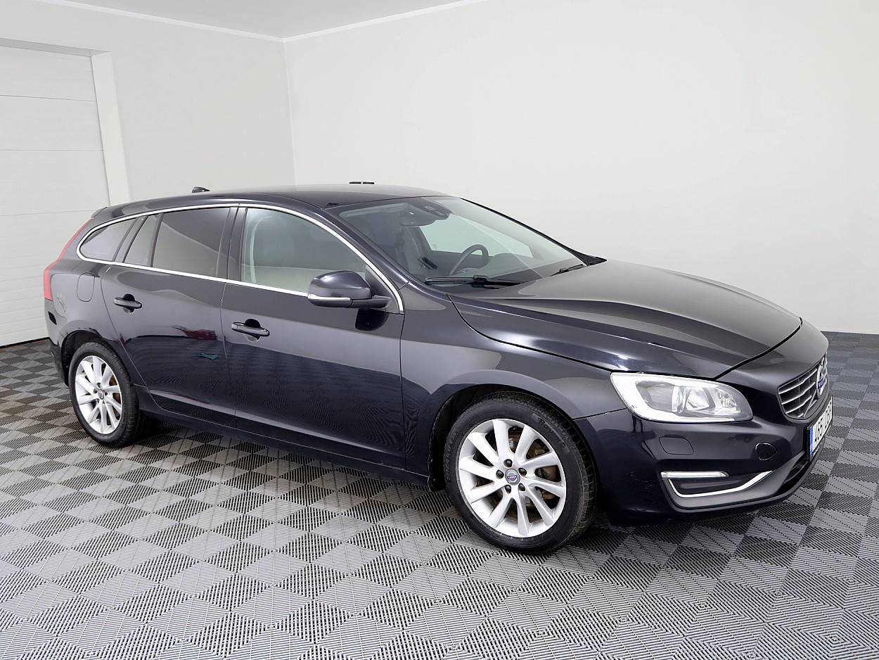 Volvo V60 Summum Facelift ATM 2.0 D5 133kW