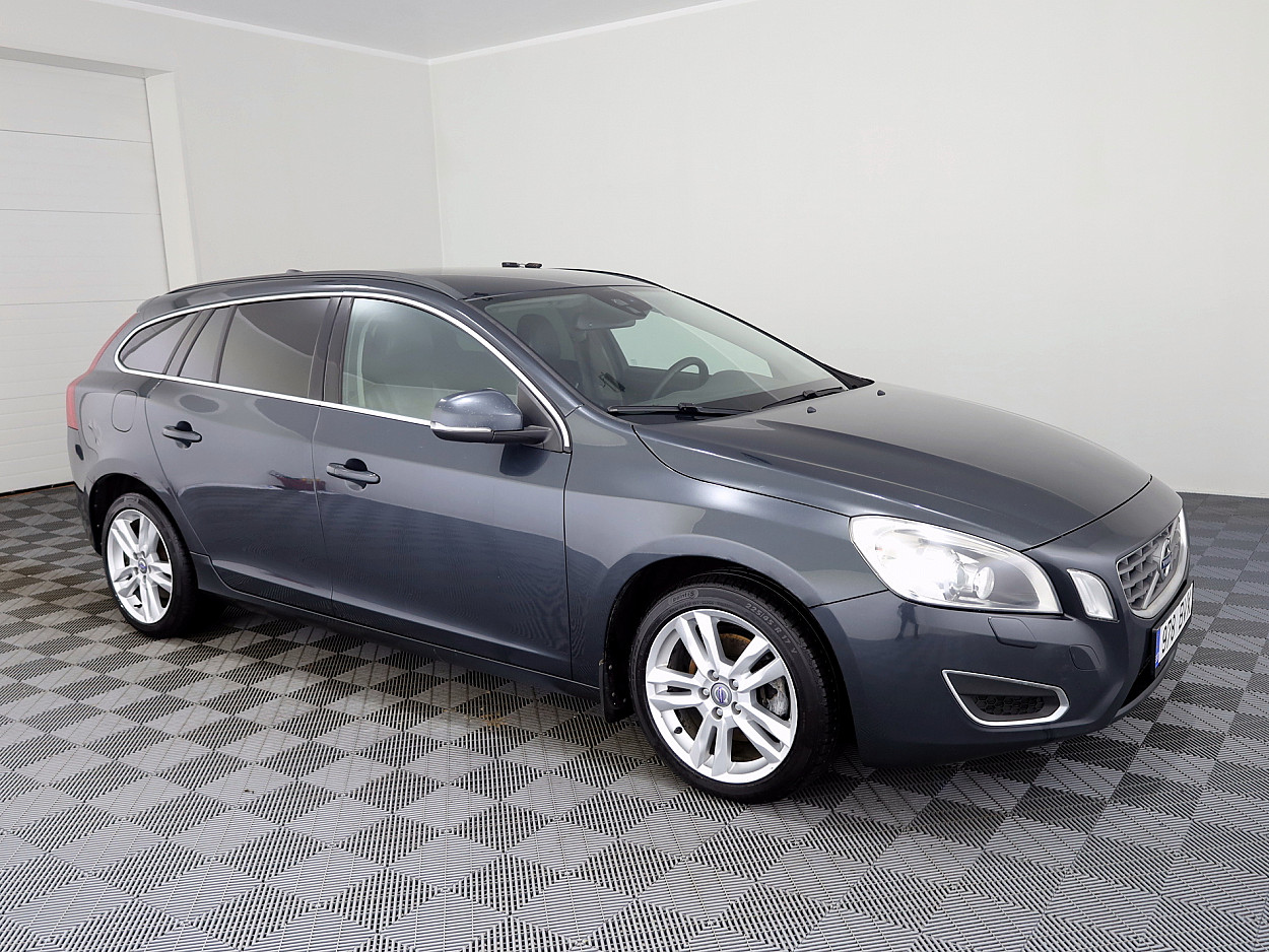 Volvo V60 Summum 2.0 D5 120kW