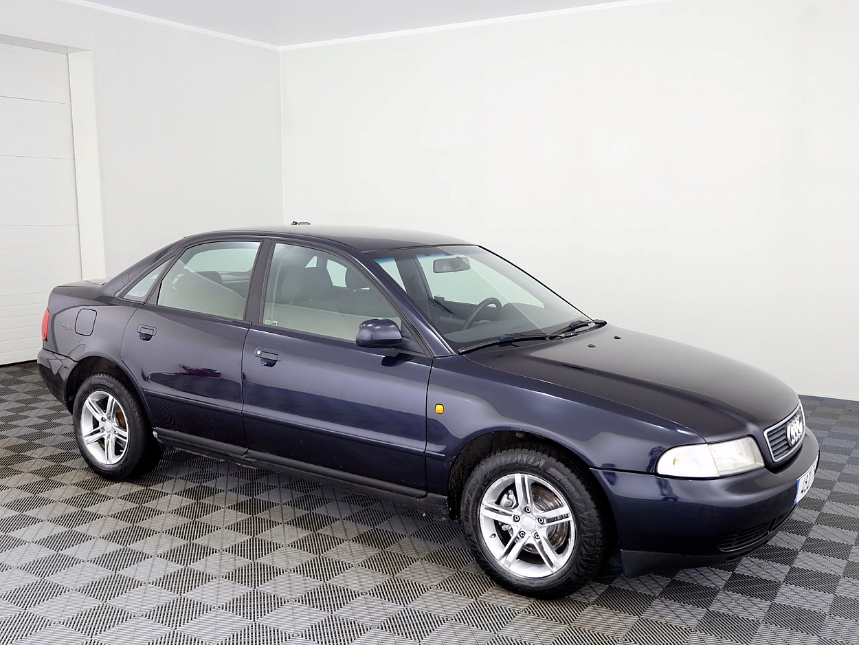 Audi A4 Comfortline 1.8 92kW