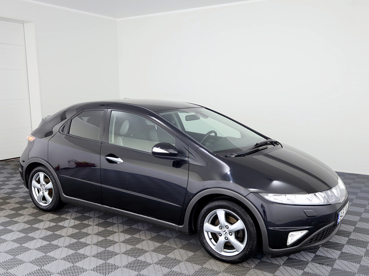 Honda Civic Elegance ATM 1.8 103kW