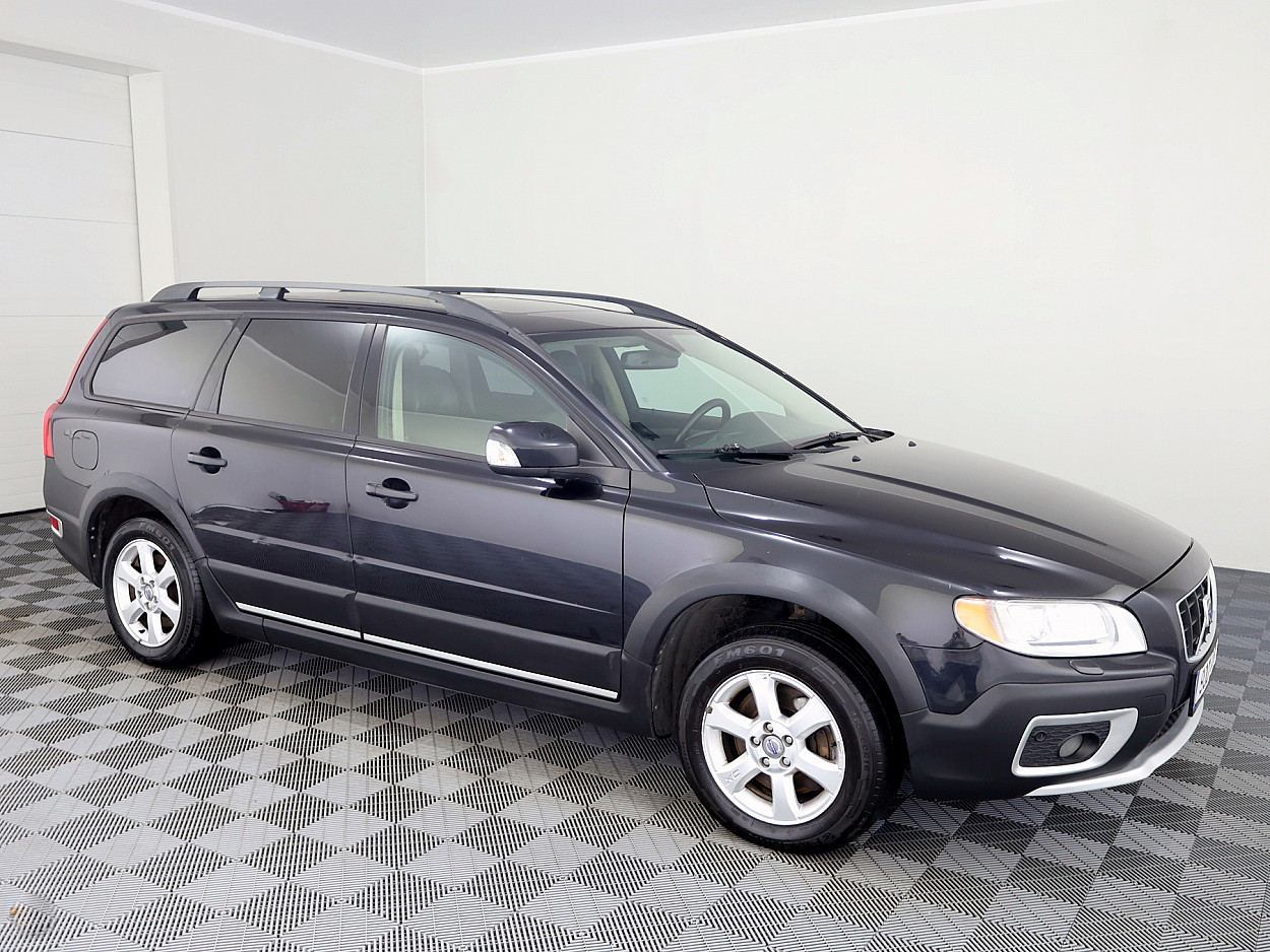 Volvo XC70 Summum ATM 2.4 D5 136kW