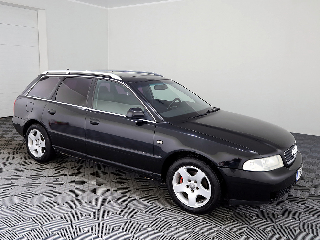 Audi A4 Comfortline Facelift 1.6 74kW