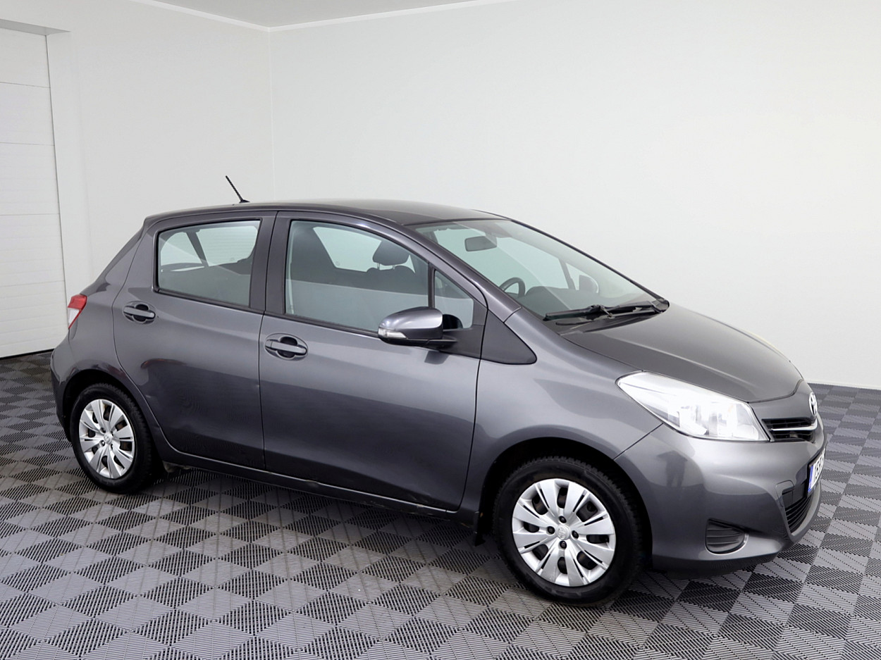 Toyota Yaris Linea Sol 1.3 73kW