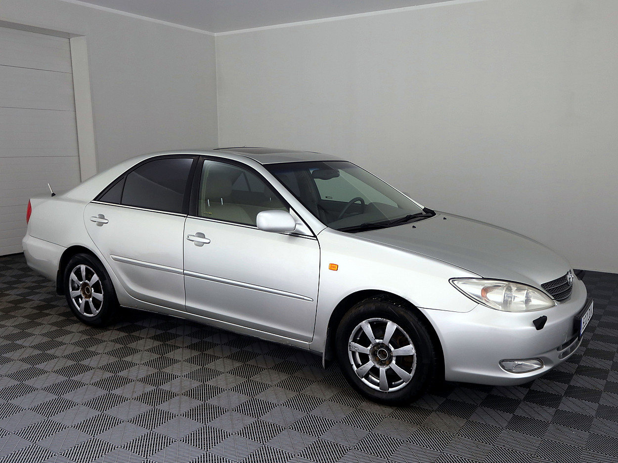 Toyota Camry Luxury ATM 2.4 112kW
