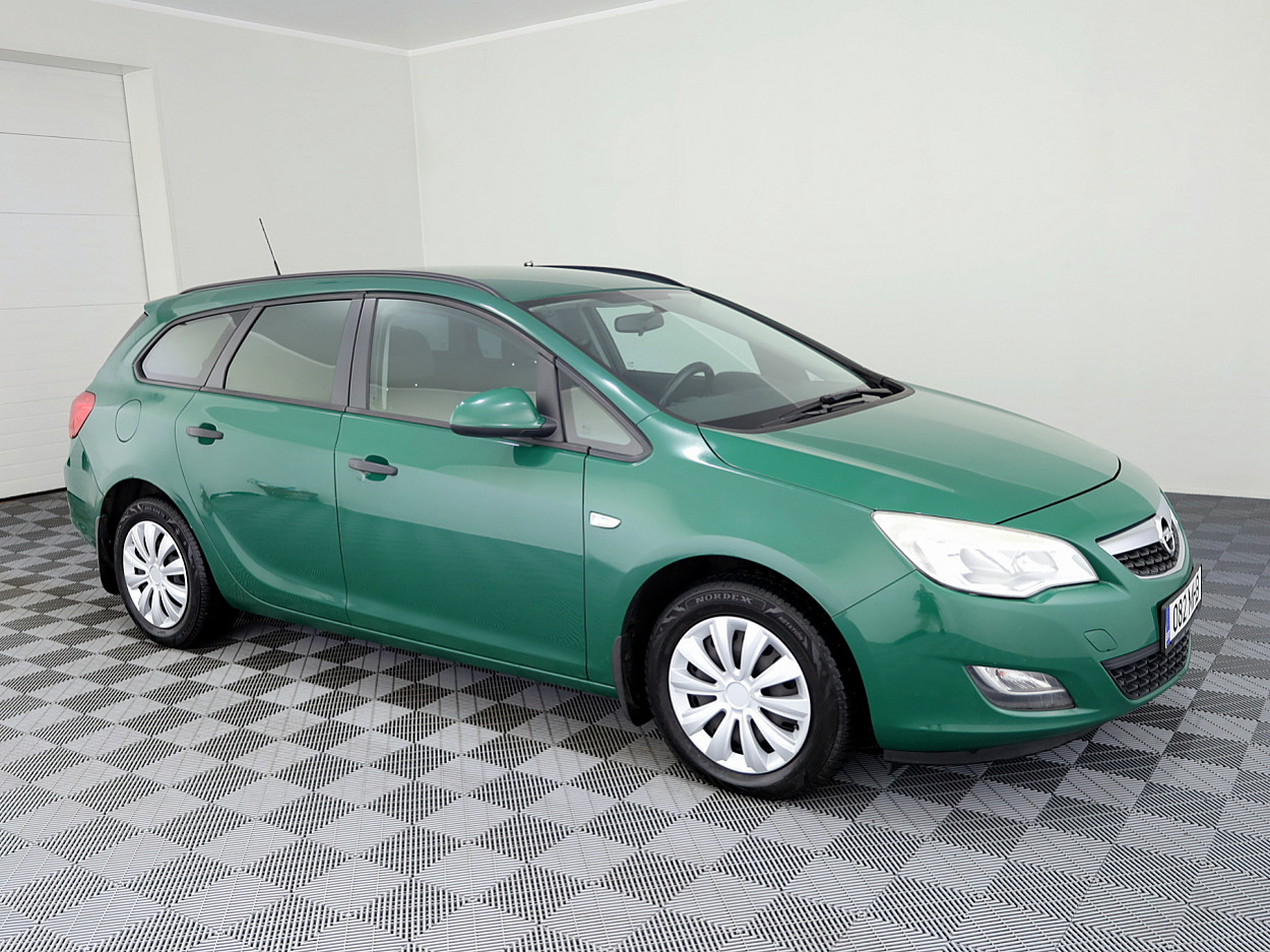 Opel Astra Elegance 1.4 103kW