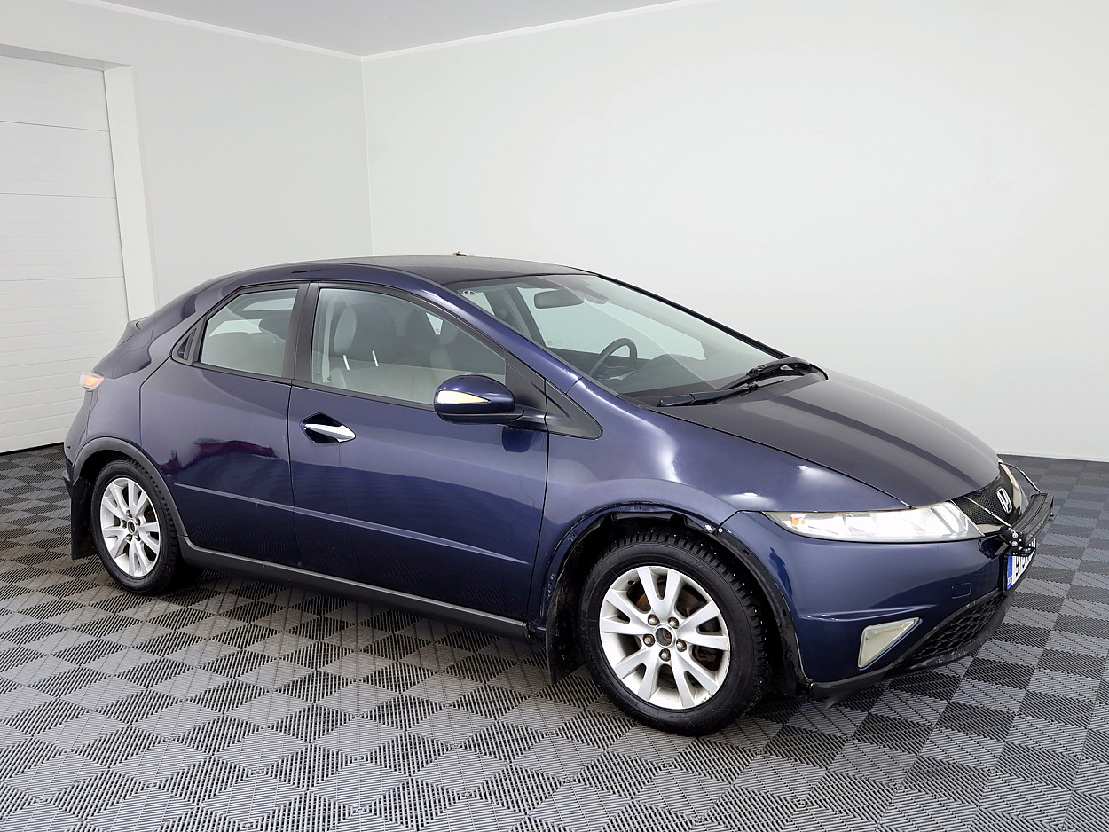 Honda Civic Elegance 1.8 103kW
