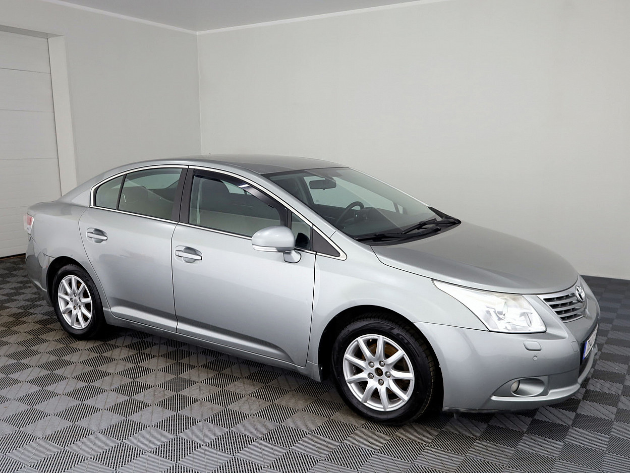 Toyota Avensis Linea Sol 1.8 108kW