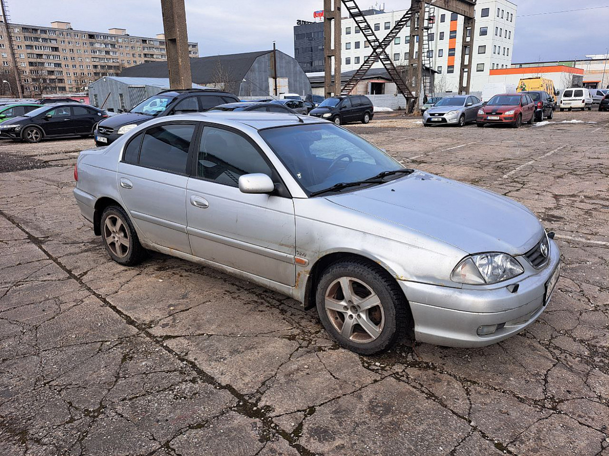 Toyota Avensis Facelift 1.8 95kW