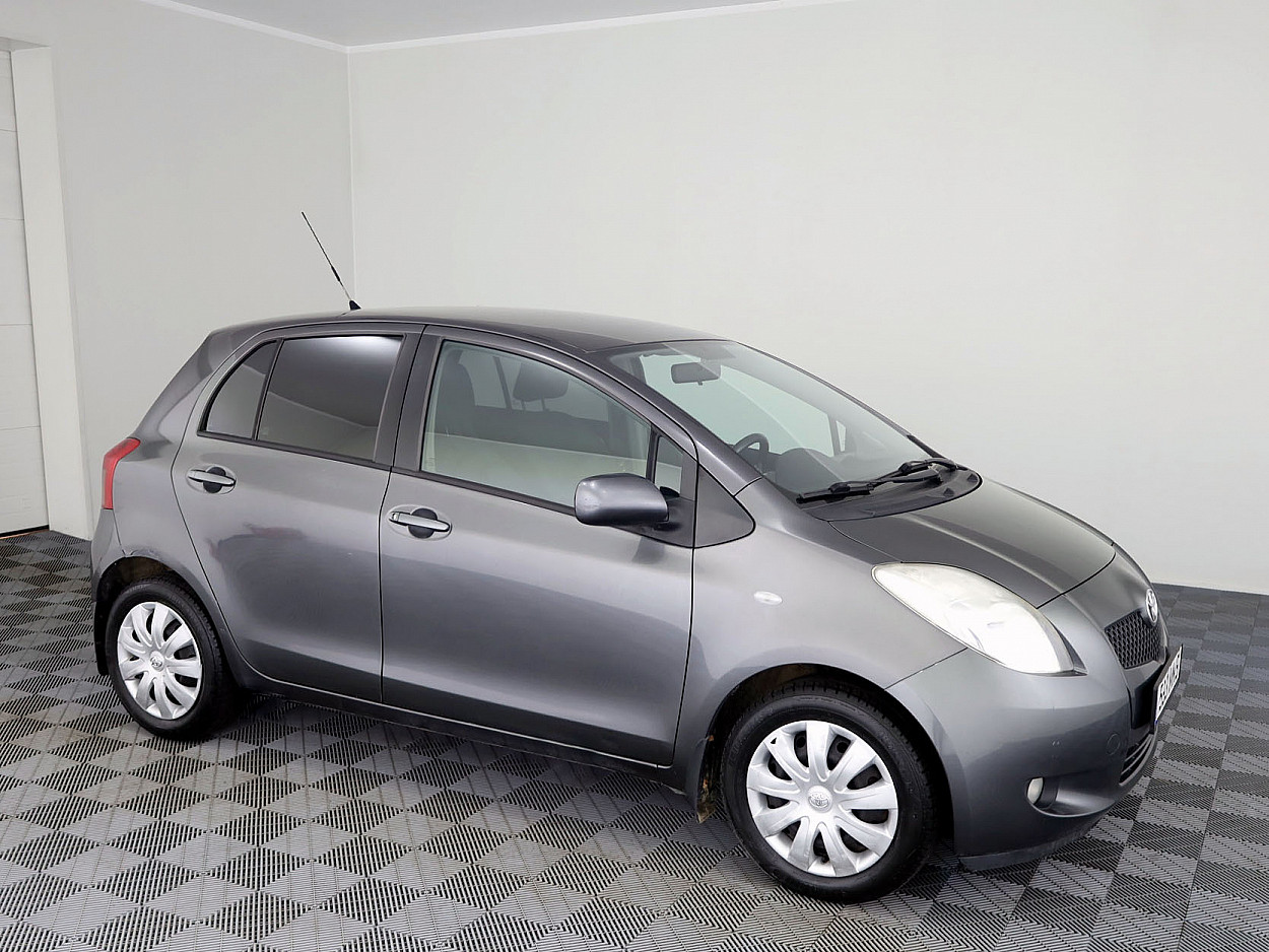 Toyota Yaris Linea Sol A-C 1.3 64kW