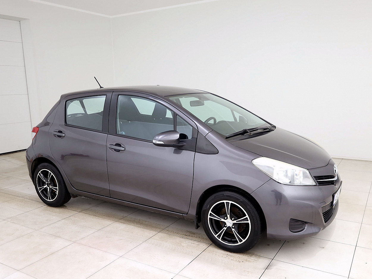 Toyota Yaris Linea Sol 1.3 73kW